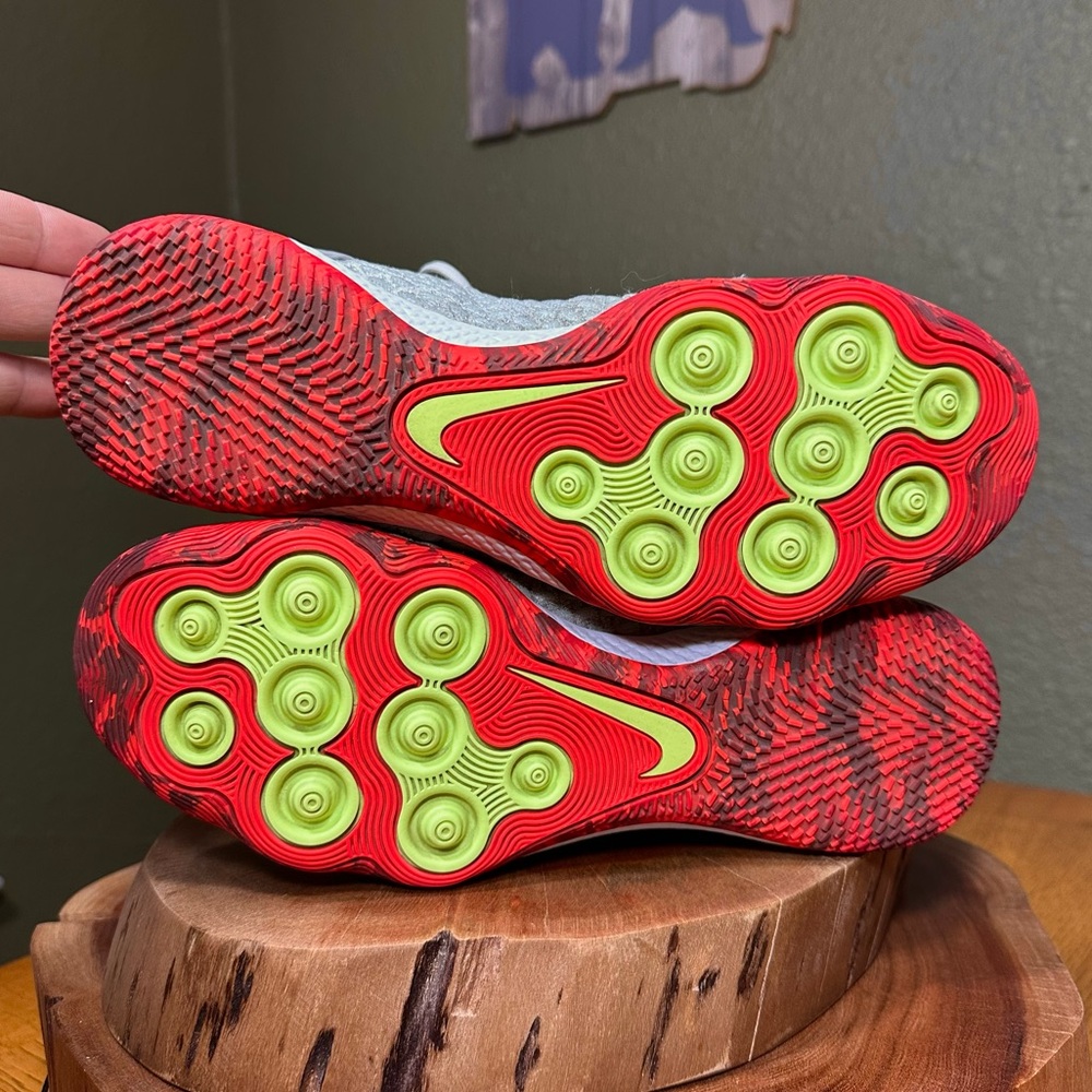 Nike React Gato IC (Unisex) Indoor Soccer Shoes - Picture 10 of 13